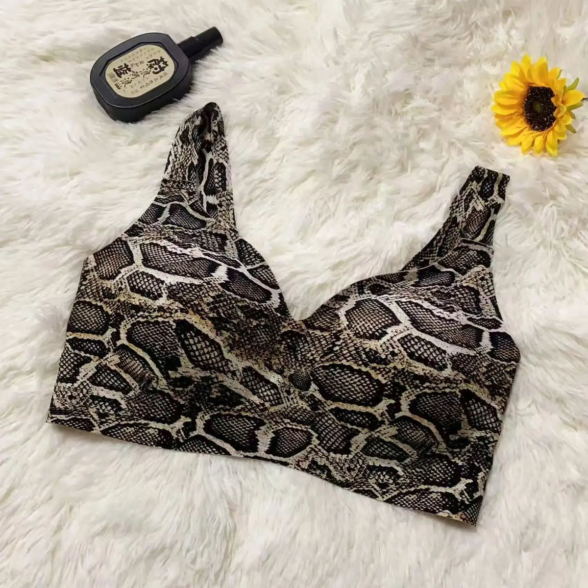 Women's Plus Size Deep V Bra Seamless Breathable Push-up Thin Jelly-like Wire-free C-F Cup Comfortable and Breathable Bra